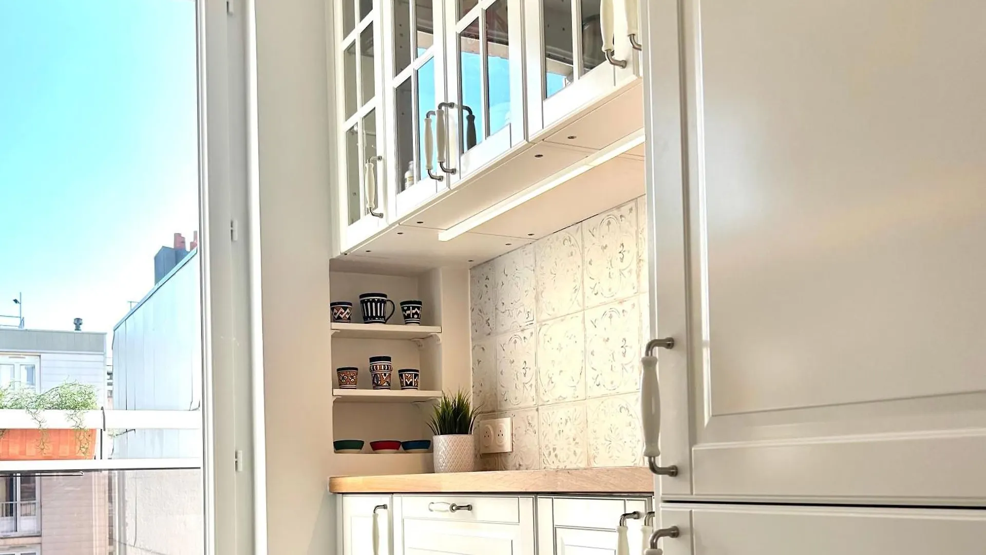 Charming Parisian Flat Near Eiffel Tower - 3 Rooms And Balcony France