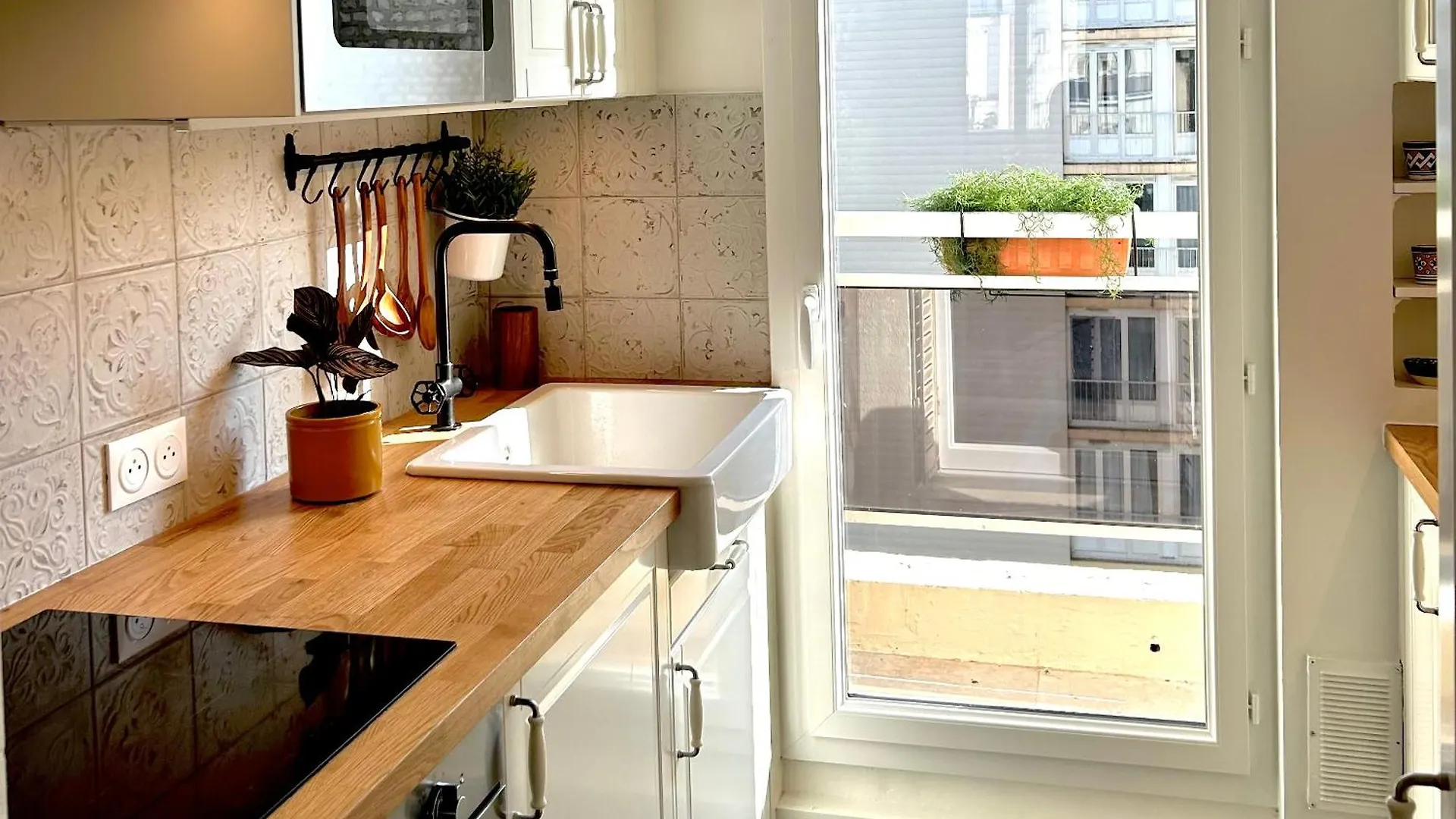 Apartment Charming Parisian Flat Near Eiffel Tower - 3 Rooms And Balcony