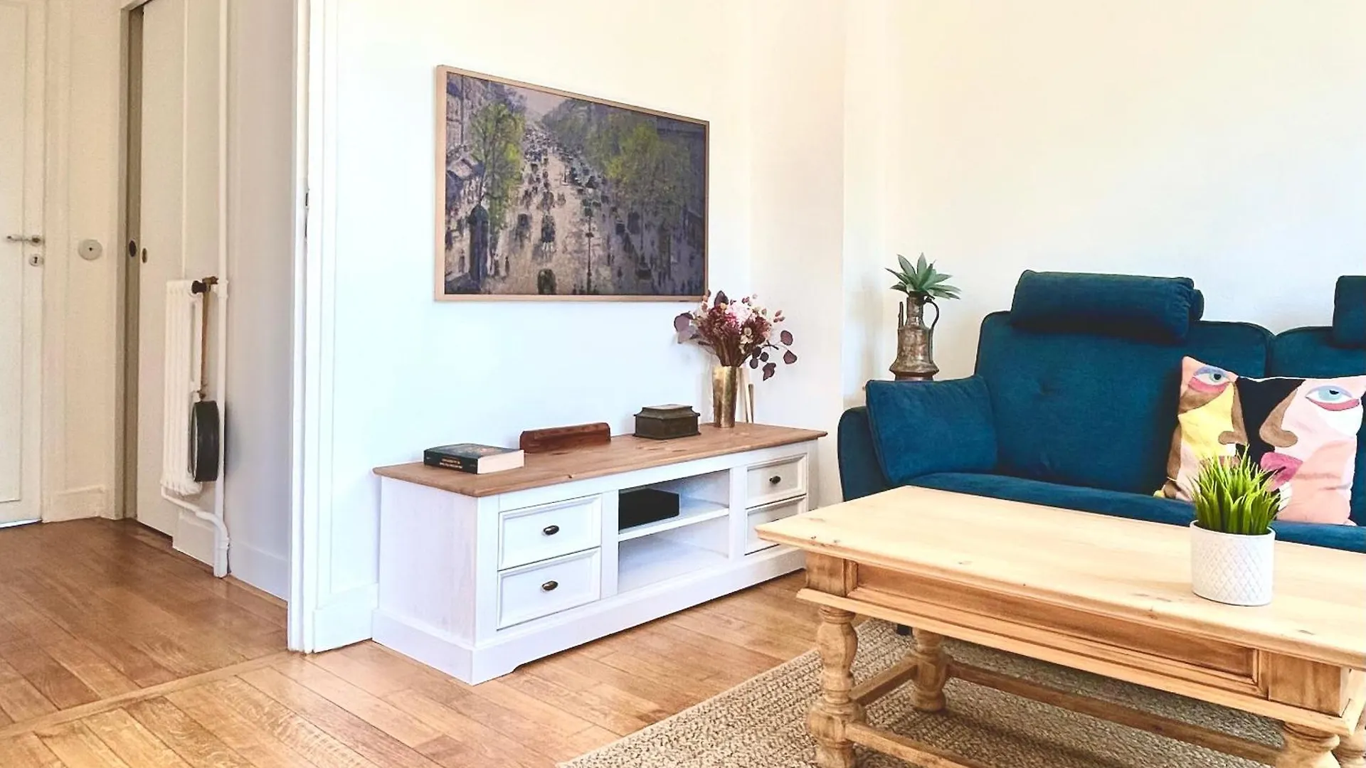 Charming Parisian Flat Near Eiffel Tower - 3 Rooms And Balcony Paris